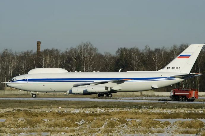 俄＂末日飞机＂遭离奇窃案：不明人员打开舱门