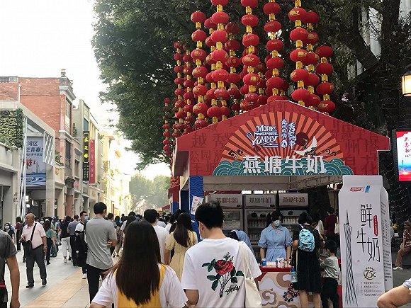北京路广府文化、广货集市。(图片拍摄:吴容)