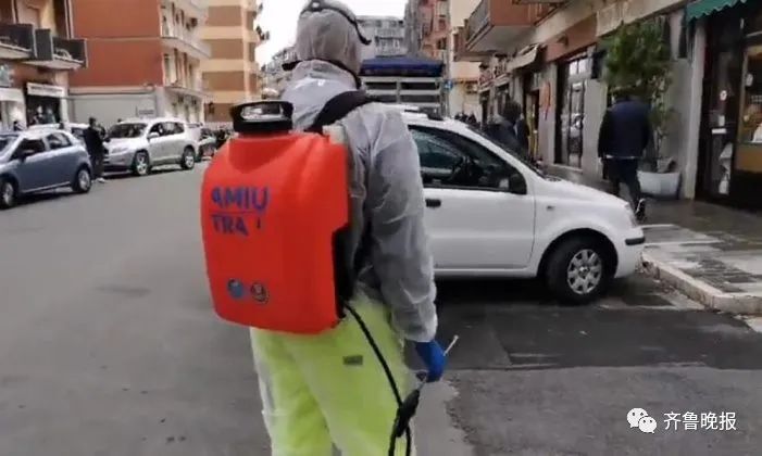 警方、防疫人员集体出动图源：特拉尼24新闻网 下同