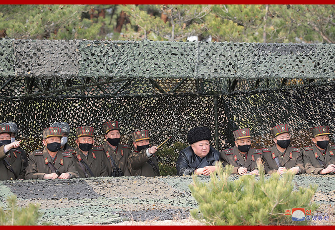 金正恩视察7军团和9军团的炮兵训练 图源:朝中社