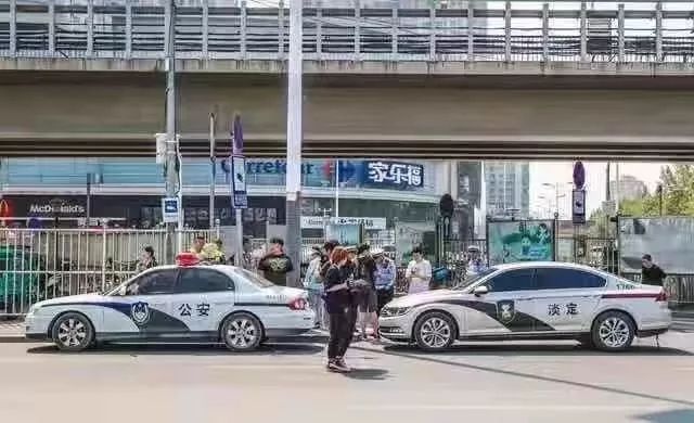 车身贴膜引来的一场闹剧!我也想低调!但实力不允许...