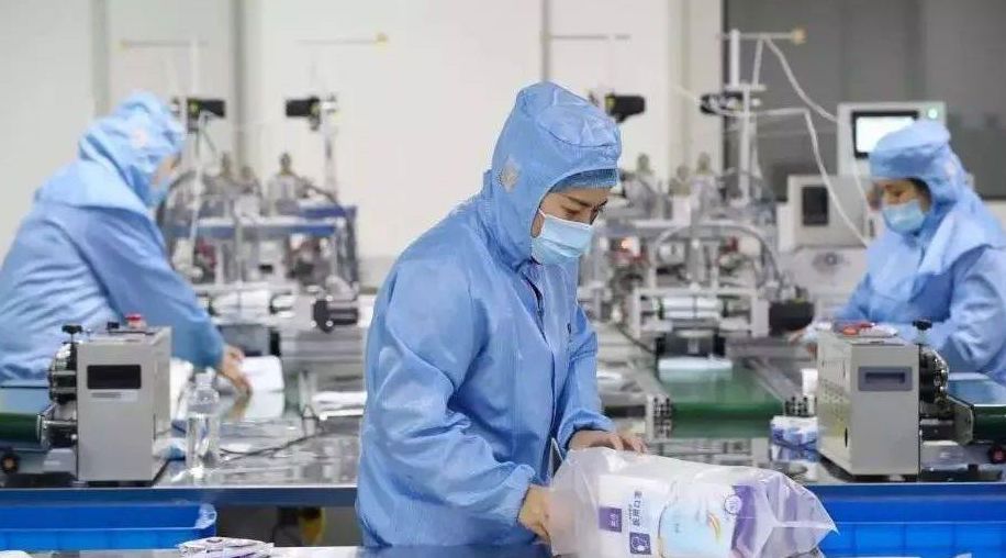 那些辱骂“中国病毒”的国家，为啥还要救？