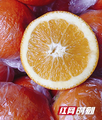   湘鲁脐橙，不催熟，不打蜡，不染色。