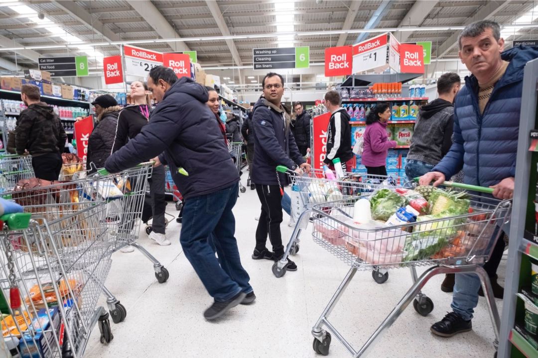 特朗普及西方政客们热衷炒作中国病毒的真正目