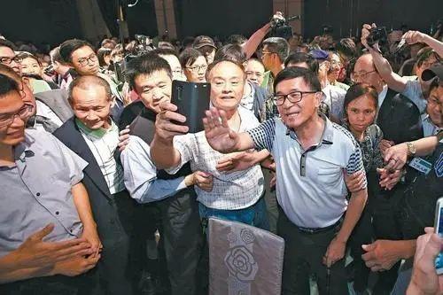 静悄悄提案 静悄悄通过一读……谁说陈水扁不懂得低调