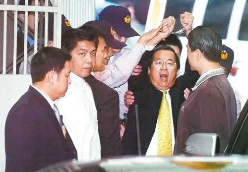 静悄悄提案 静悄悄通过一读……谁说陈水扁不懂得低调