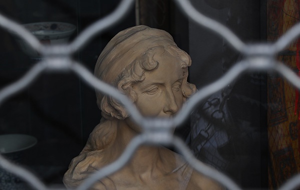 欧洲新冠肺炎累计确诊数破10万 成确诊数最多大