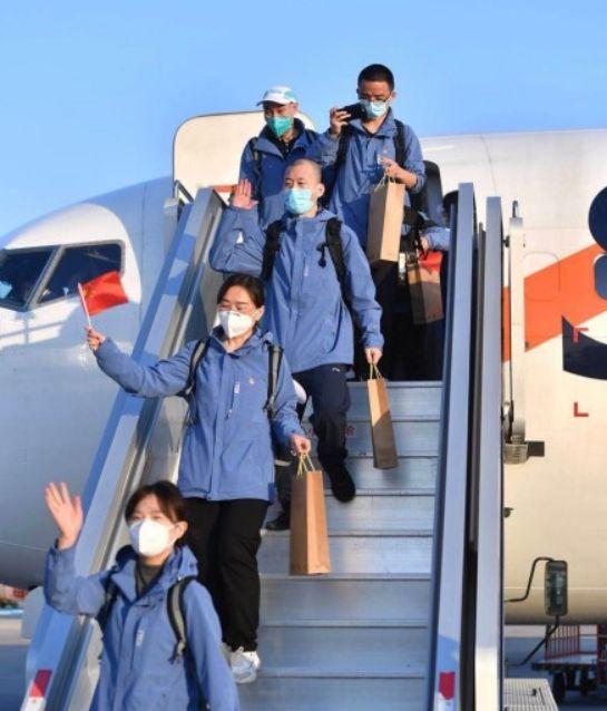 41支醫療隊含淚撤離武漢:這一刻,我終於聽懂了國歌