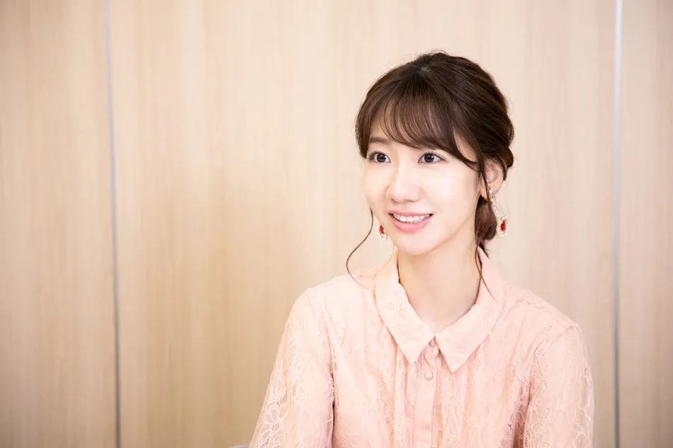 日本美女柏木由纪太靓丽!肌肤娇嫩笑靥如花温柔惊艳