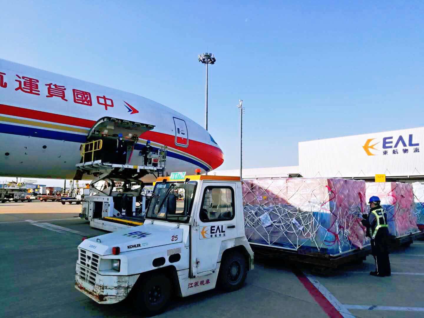 货品零延时出口 上海海关供图