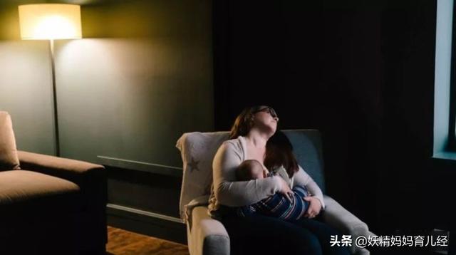 宝妈如何度过“夜生活”?8张照片还原现场,妈妈:说多了都是泪