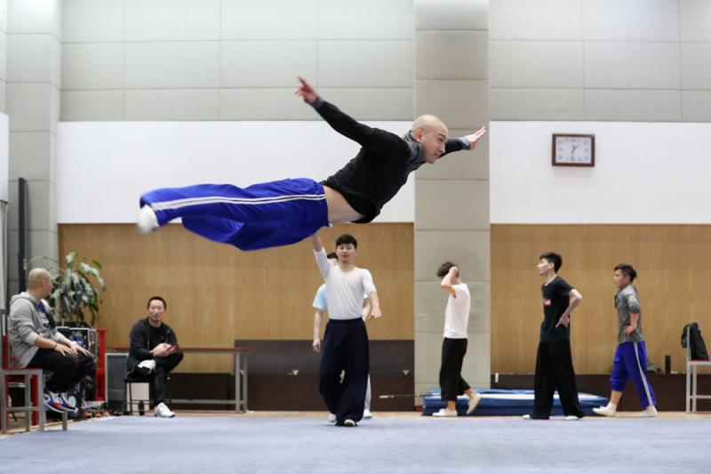 练功房又热闹起来了,上海京剧院演员训练忙