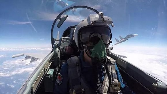 飞行少年第10集 e6ea-ireifzi3613988.jpg