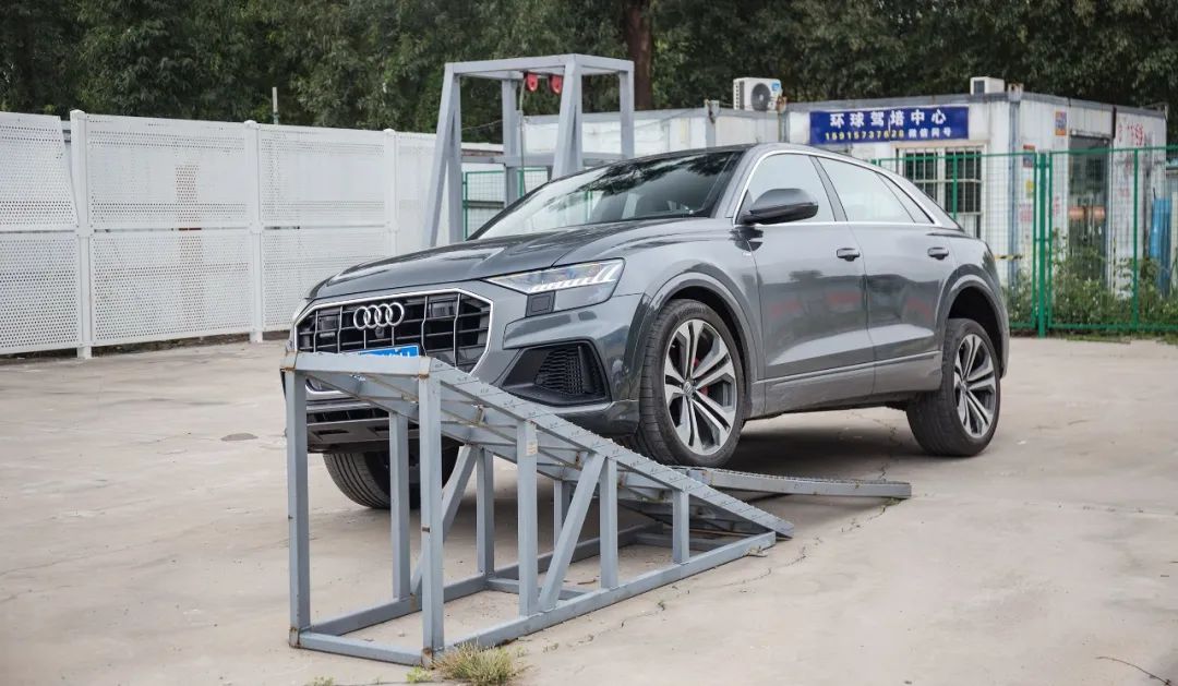 绝不膨胀!100万级别,论越野、拼科技,这台SUV少有对手!