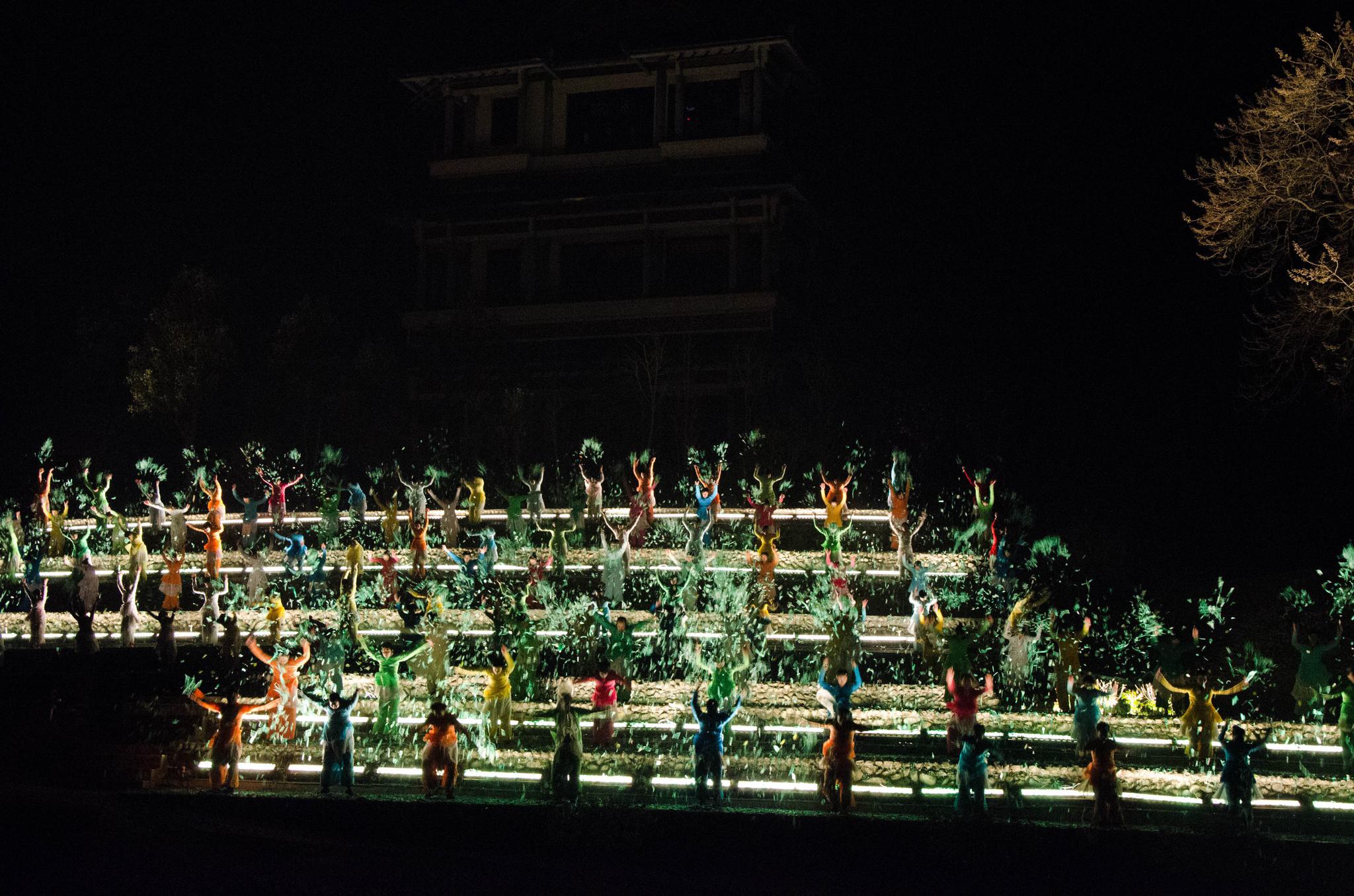 福建武夷山印象大红袍,被称世界第一座山水环景剧场,真值得看吗 .