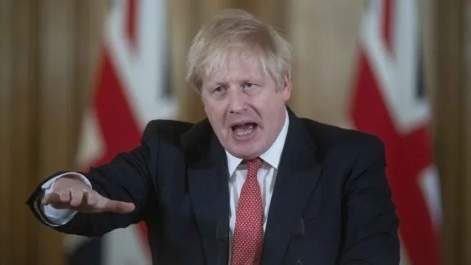 英首相:听妈妈的话,别去看望她