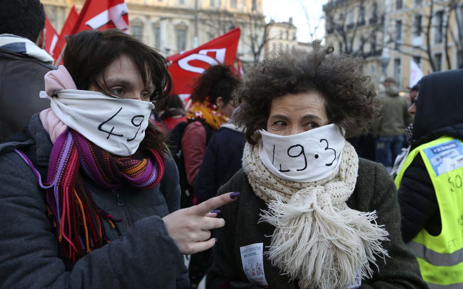 政策由松到紧，法国民众担忧中浪漫不减