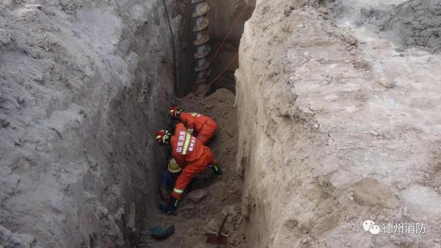 山东德州一建筑工地坍塌 消防员12分钟救出2名被埋工人休闲区蓝鸢梦想 - Www.slyday.coM 山东德州一建筑工地坍塌 消防员12分钟救出2名被埋工人休闲区蓝鸢梦想 - Www.slyday.coM