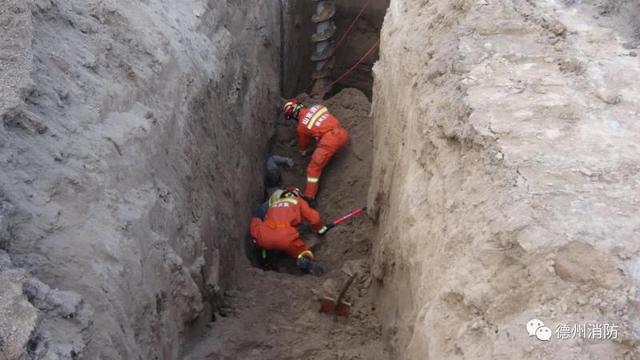 山东德州一建筑工地坍塌 消防员12分钟救出2名被埋工人休闲区蓝鸢梦想 - Www.slyday.coM 山东德州一建筑工地坍塌 消防员12分钟救出2名被埋工人休闲区蓝鸢梦想 - Www.slyday.coM