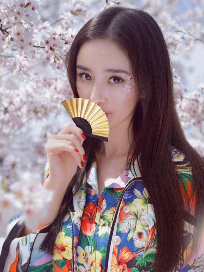 樱花女神大PK!杨幂baby倪妮李沁刘雯谁魅力强?