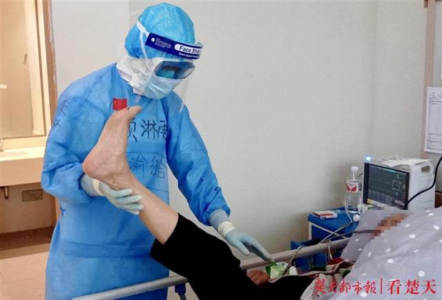 为了新冠肺炎患者,他们把自己变成“Tony”、健身教练、营养师……