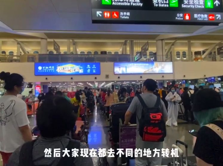 美国新冠第一!中国大幅砍航线,留学生炸锅了:祖国不要我们了吗?!