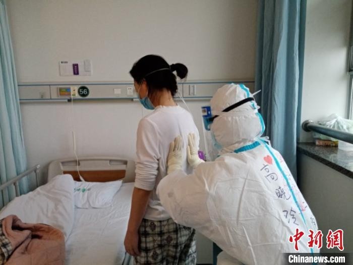 图为山西医科大学第二医院支援湖北医疗队员高晓玲。 受访者供图