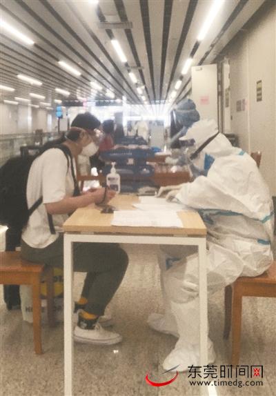 东莞30名“白衣天使”驰援广州白云机场,队员们讲述工作中的那些事