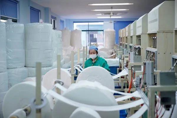 美国从中国采购的大批医疗物资,已经空运到纽约了