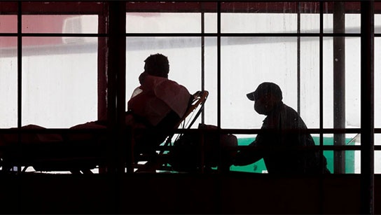 说服同事起草遗嘱的马歇尔医生 来源：美国环境保护署