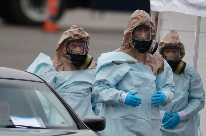 美军确认首例现役人员新冠病毒死亡案例。