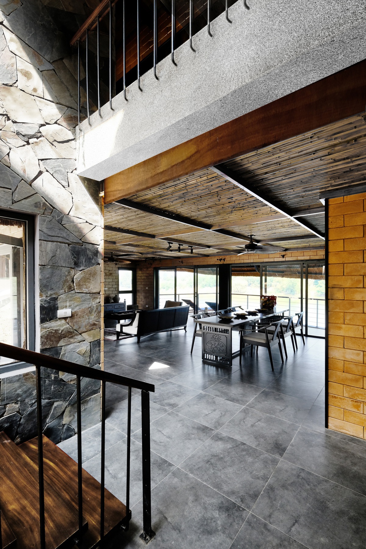 洪先生家宅 / 1+1>2 Architects