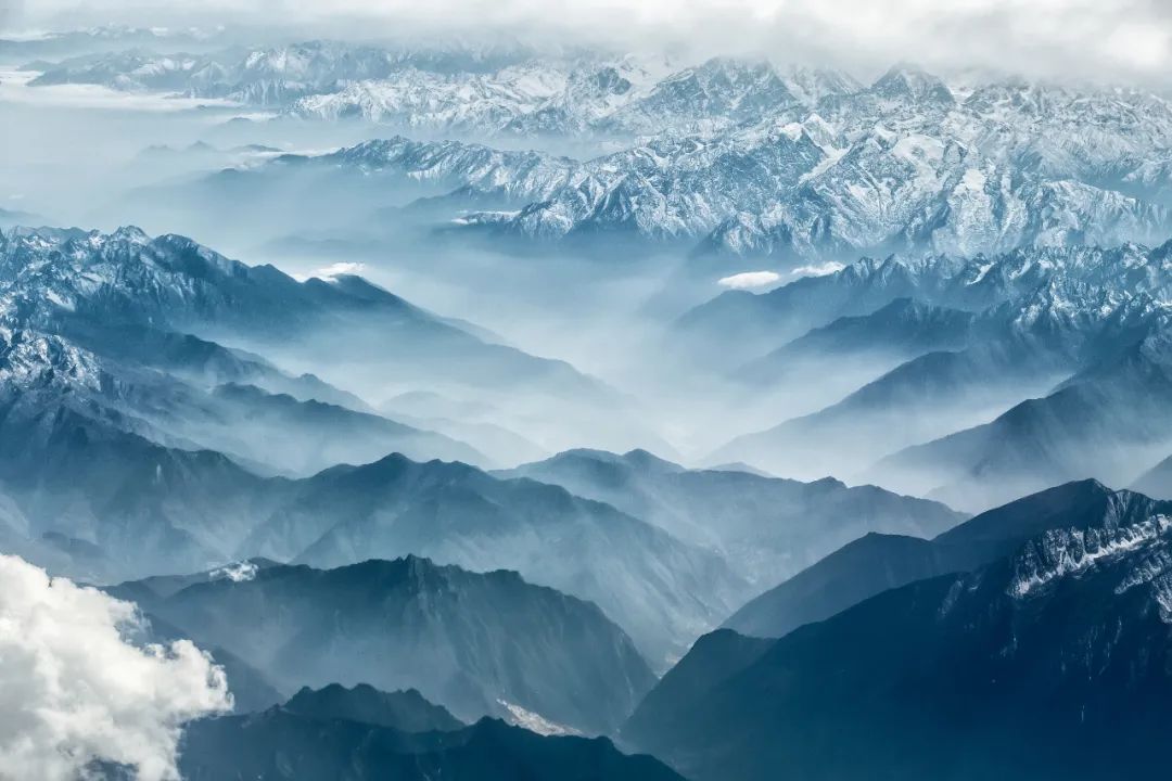 "封城"后空气改善 印度部分民众30年来首见喜马拉雅山