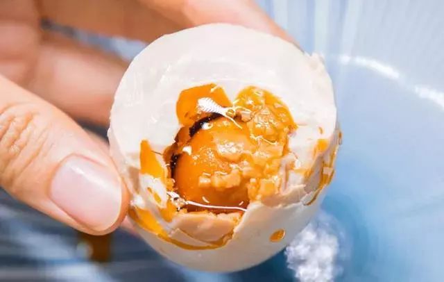 吃鸭蛋恶搞视频,吃鸭蛋的好处