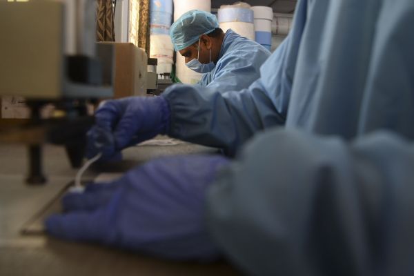 外媒:印度准备“10万张床位”应对疫情蔓延