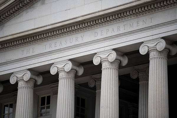 美国首笔抗疫补助本周到账：低收入者优先 120