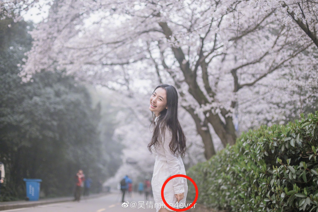她手上的戒指惹人深思,被传许久的隐婚生子只差官宣?
