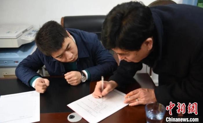 山西省乡宁县人民检察院检察院破解疫情关,为山东民工送暖“薪”。乡宁县人民检察院供图