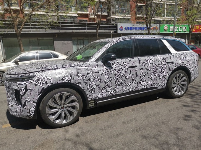 红旗又一大SUV谍照曝光,比蔚来ES8更魁梧,售价预估50万左右