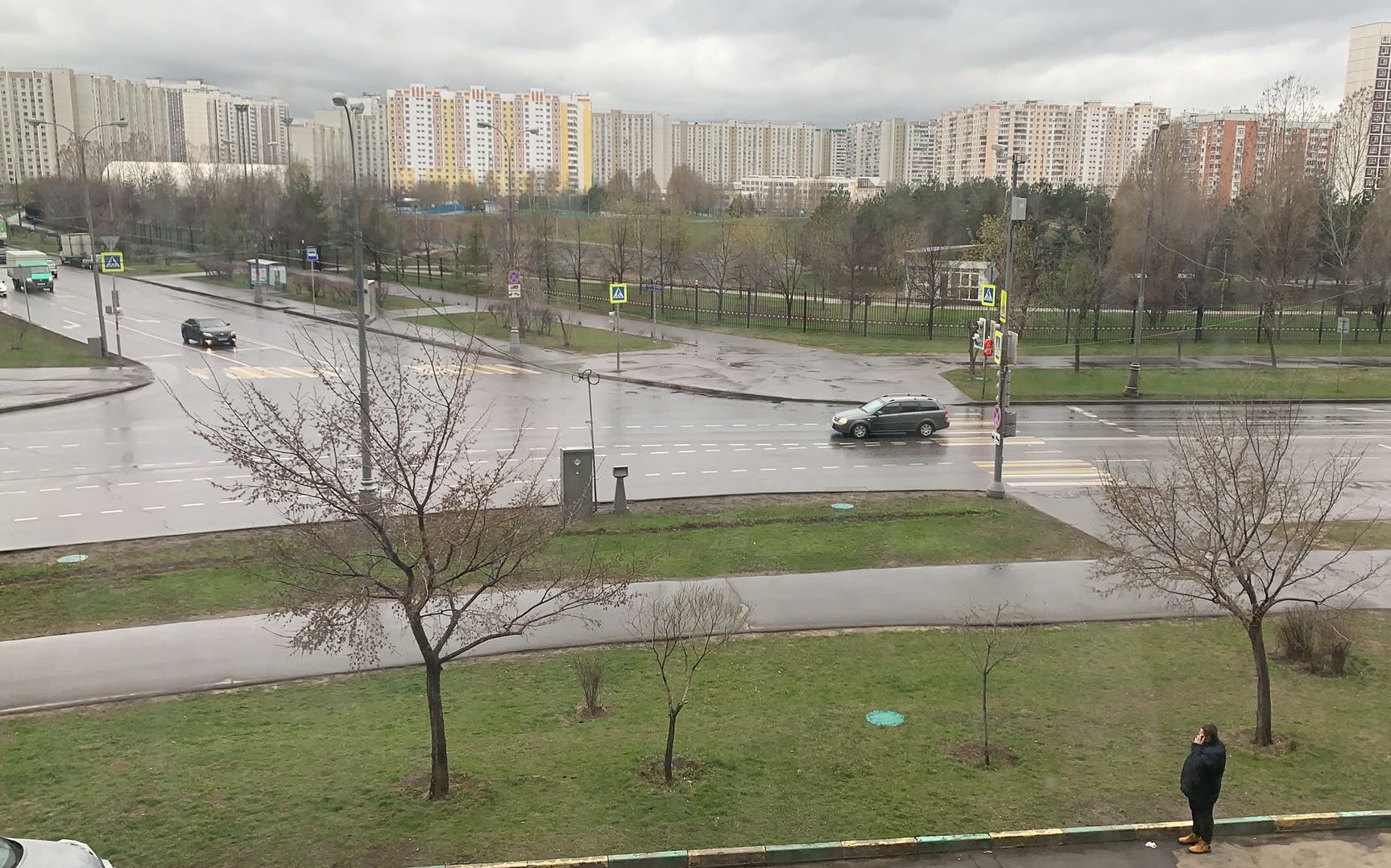 莫斯科市的街道上,车辆较往日明显减少。受访者供图