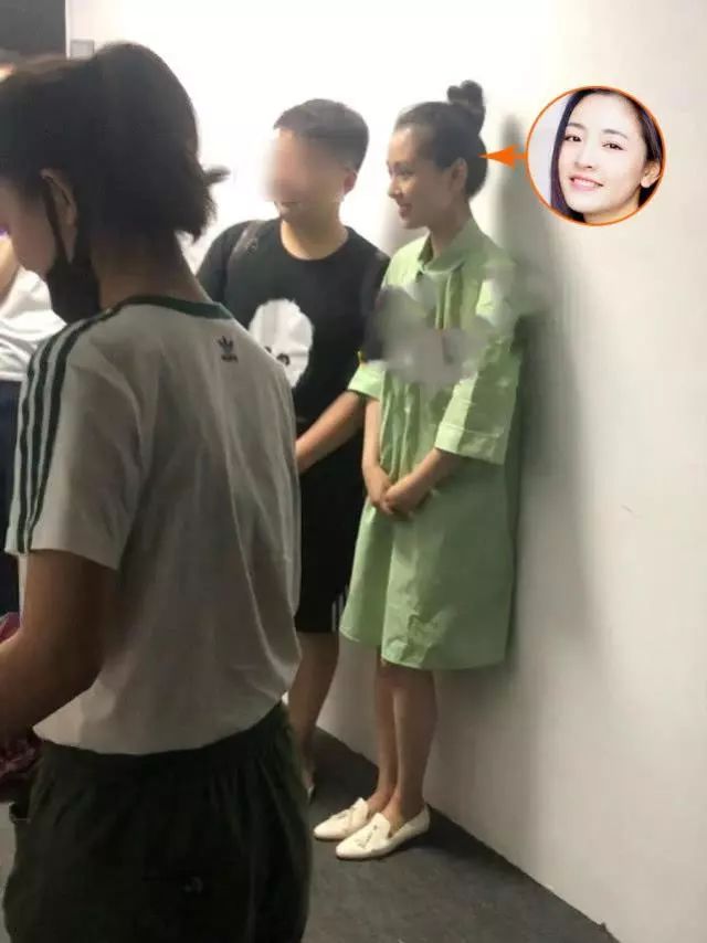 她手上的戒指惹人深思,被传许久的隐婚生子只差官宣?