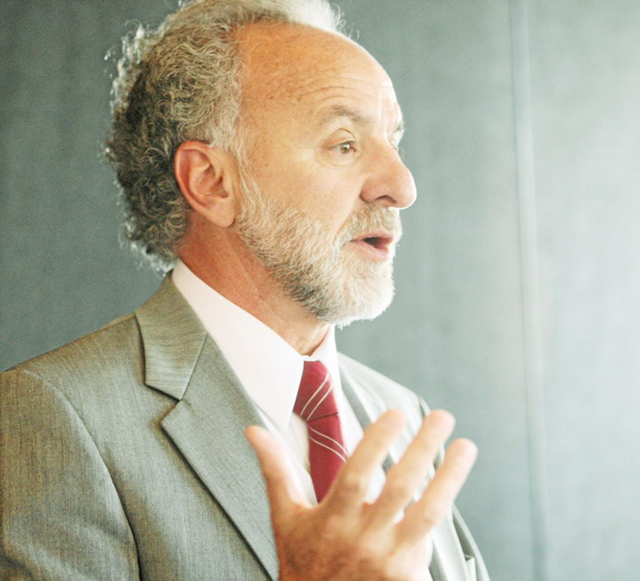 奥奈达市卫生医院首席执行官吉恩·莫雷阿莱 资料图