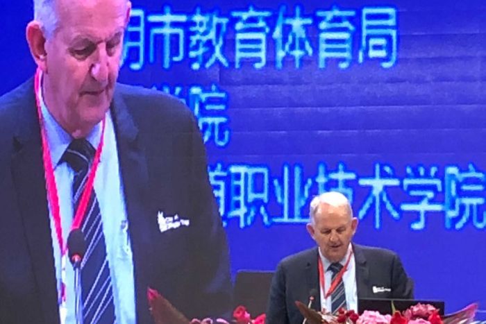 格雷格·康基出席昆明市运动,图自沃加沃加市议会网站