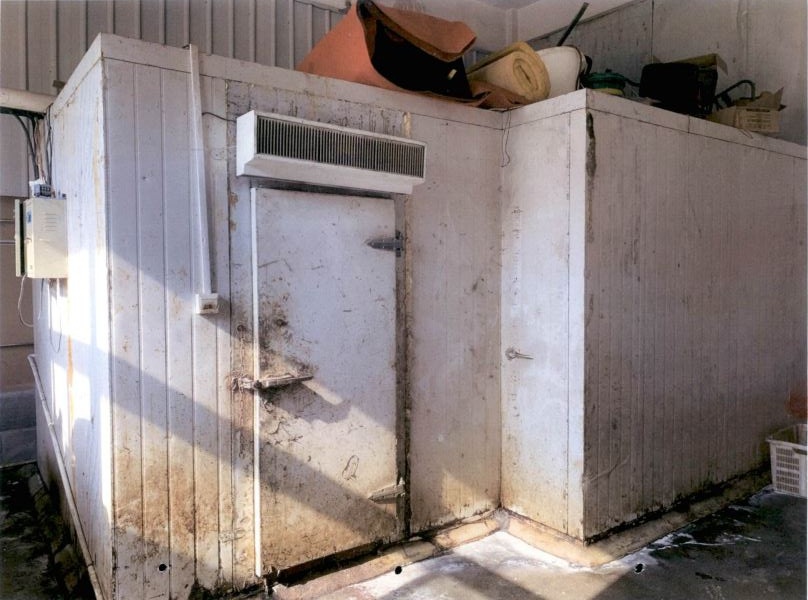 王某某装狗的冷库。