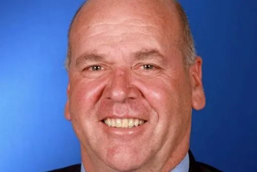 保罗·芬内尔图自沃加沃加市议会