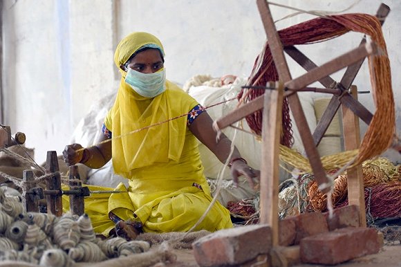印度纺织工人。图片来源：Remake