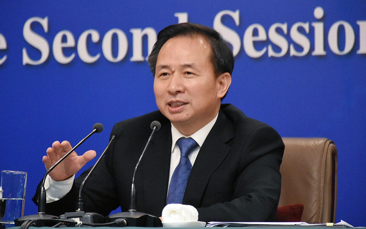 2019年3月11日,时任生态情况部部长李干卓越席十三届天下人大二次集会记者会。图/生态情况部微信民众号