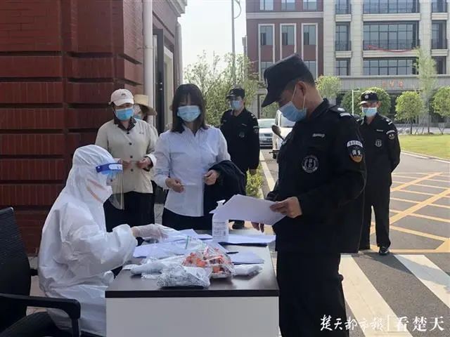 武汉:学校将开学 组织师生核酸检测、监测