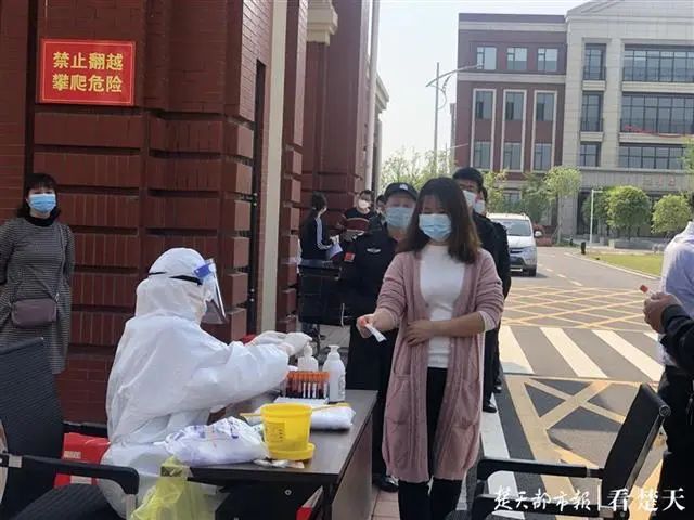 武汉:学校将开学 组织师生核酸检测、监测