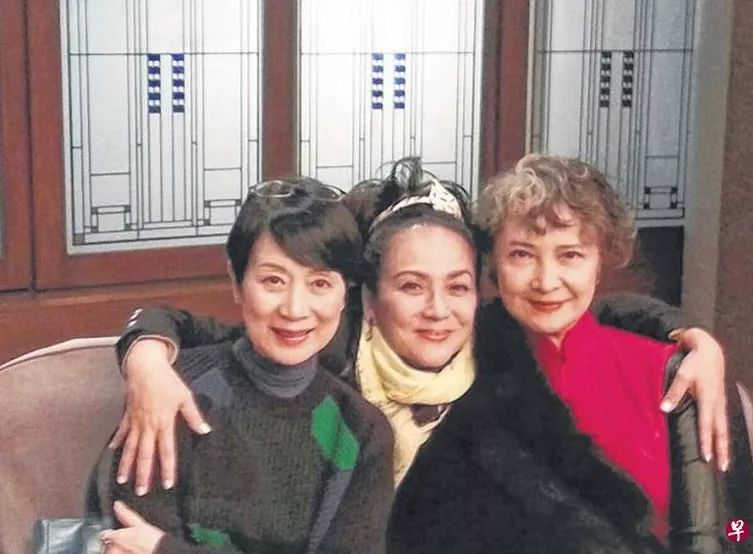 2014年,当年的三公主陈宝珠,冯宝宝,萧芳芳再聚首.